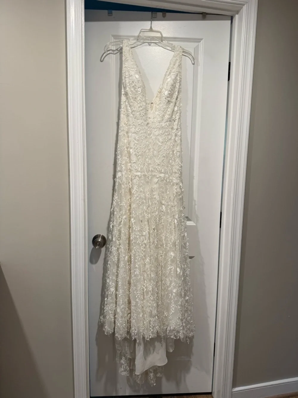 Jenny Yoo Cream Lace V-Neck A-Line Wedding Gown - Picture 1 of 3